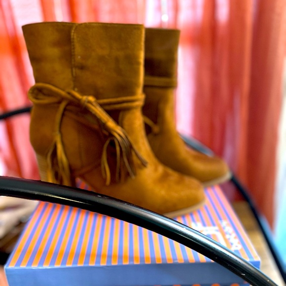 Ankle Boots - Picture 2 of 2